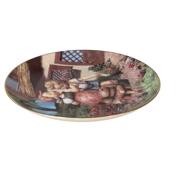 M.J. Hummel "Squeaky Clean" Limited Edition Collector Plate - Picture 3 of 10